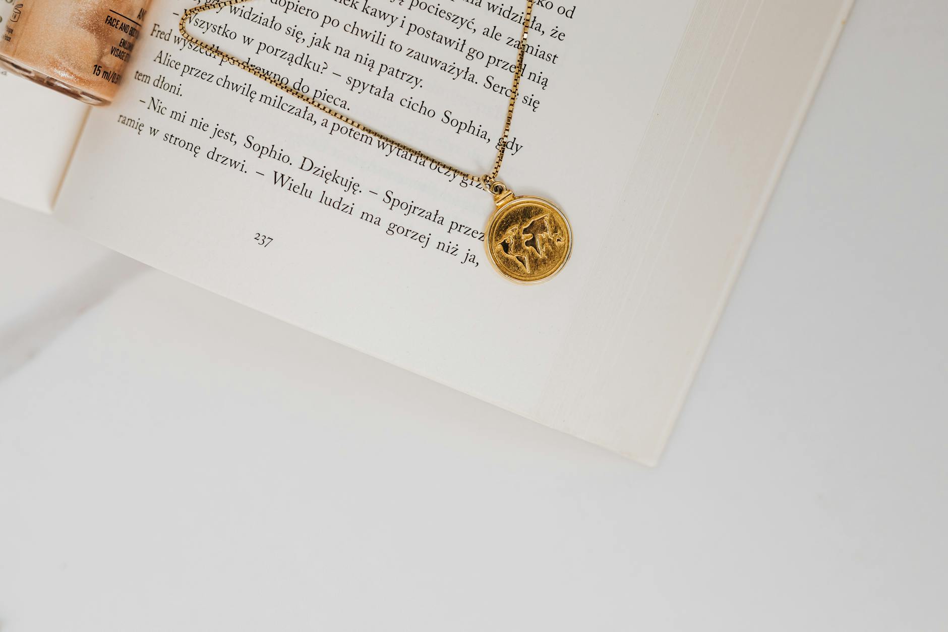 Gold Pendant Necklace — Goldiva Craft